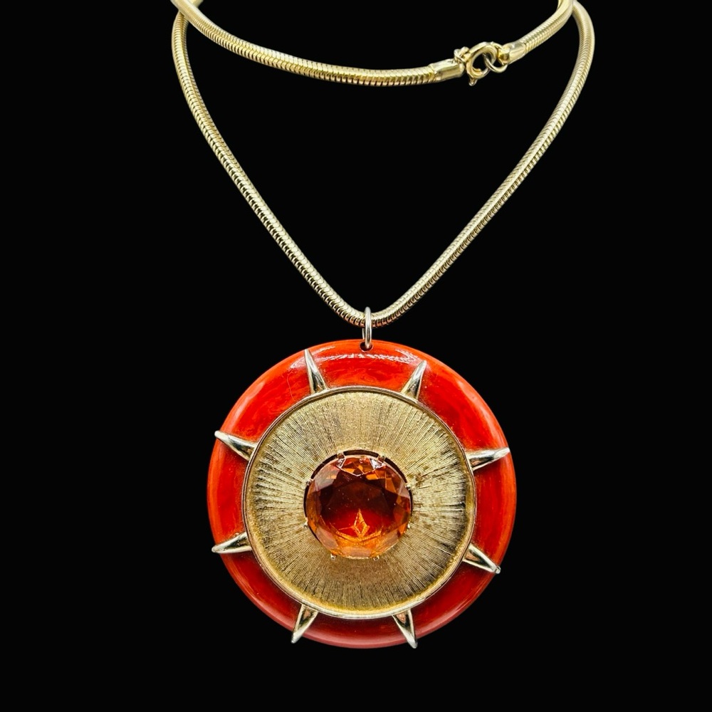 Vintage Paprika Marbled Bakelite Star Design Topaz Glass Pendant Necklace